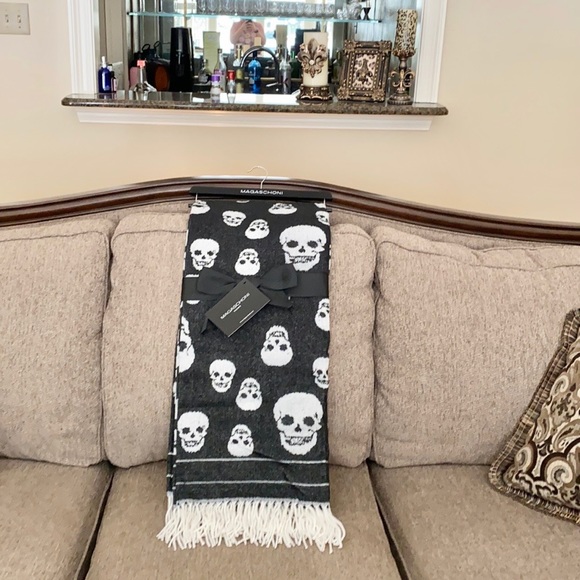 Magaschoni Other - NWT Magaschoni Skull Throw 50x60”